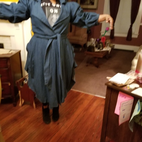 Coat - Picture 4 of 4